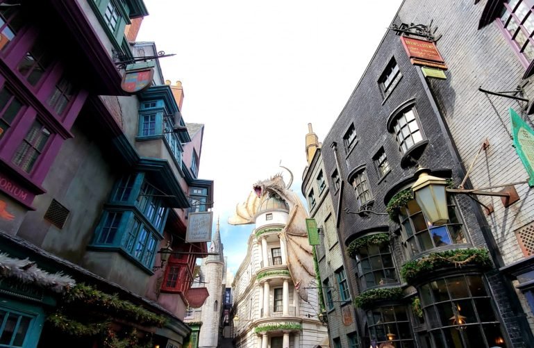 Fantastic buildings of the Wizarding World of Harry Potter, Orlando