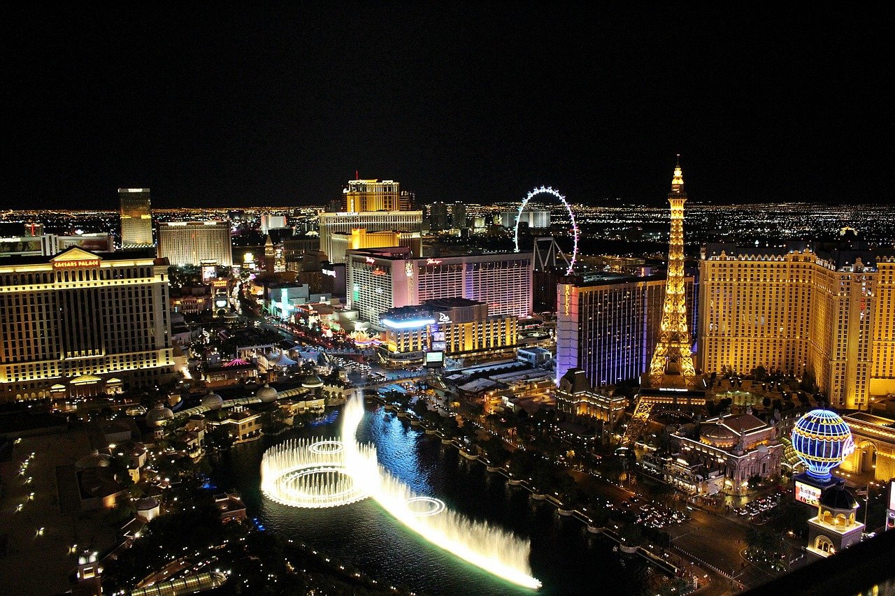 Las Vegas Date Night Ideas: Fun Things to Do for Couples